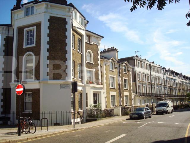 			Must be seen, 3 Bedroom, 1 bath, 1 reception Flat			 Mornington Terrace, CAMDEN